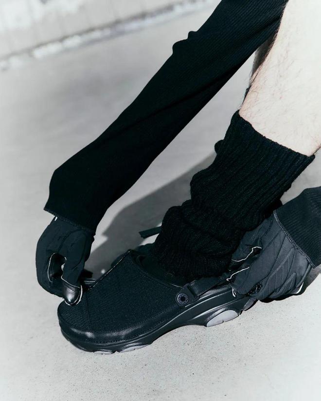 」入侵你的鞋柜 ｜《每周冷门球鞋大赏bsports当「All Black(图2)
