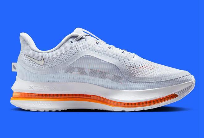 Nike跑鞋把能给的都给足了b体育必一运动配置诱人！这双(图4)