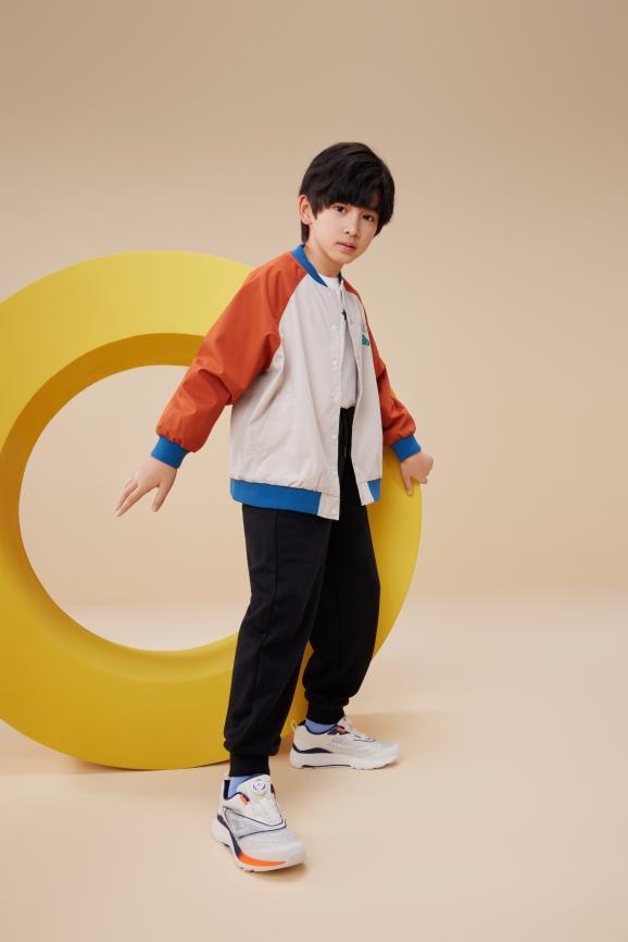 呈上涨趋势功能性儿童运动鞋成“刚需”Bsport体育平台登录热爱运动人群
