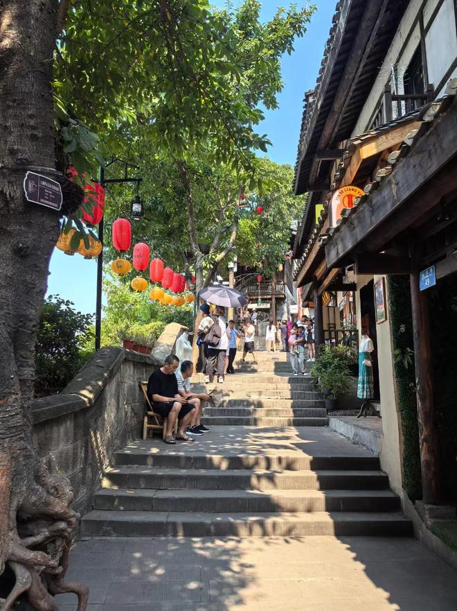 转天生三桥+蚩尤九黎城+洪崖洞攻略必一运动重庆良心导游推荐：4天玩(图2)